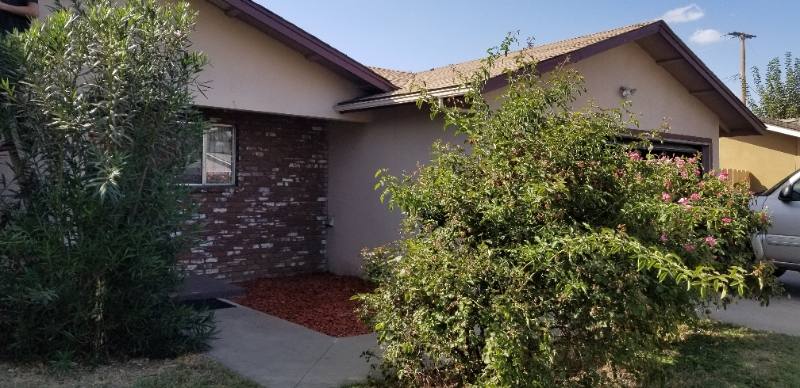 House for rent at 1019 S Demaree St, Visalia, CA 93277