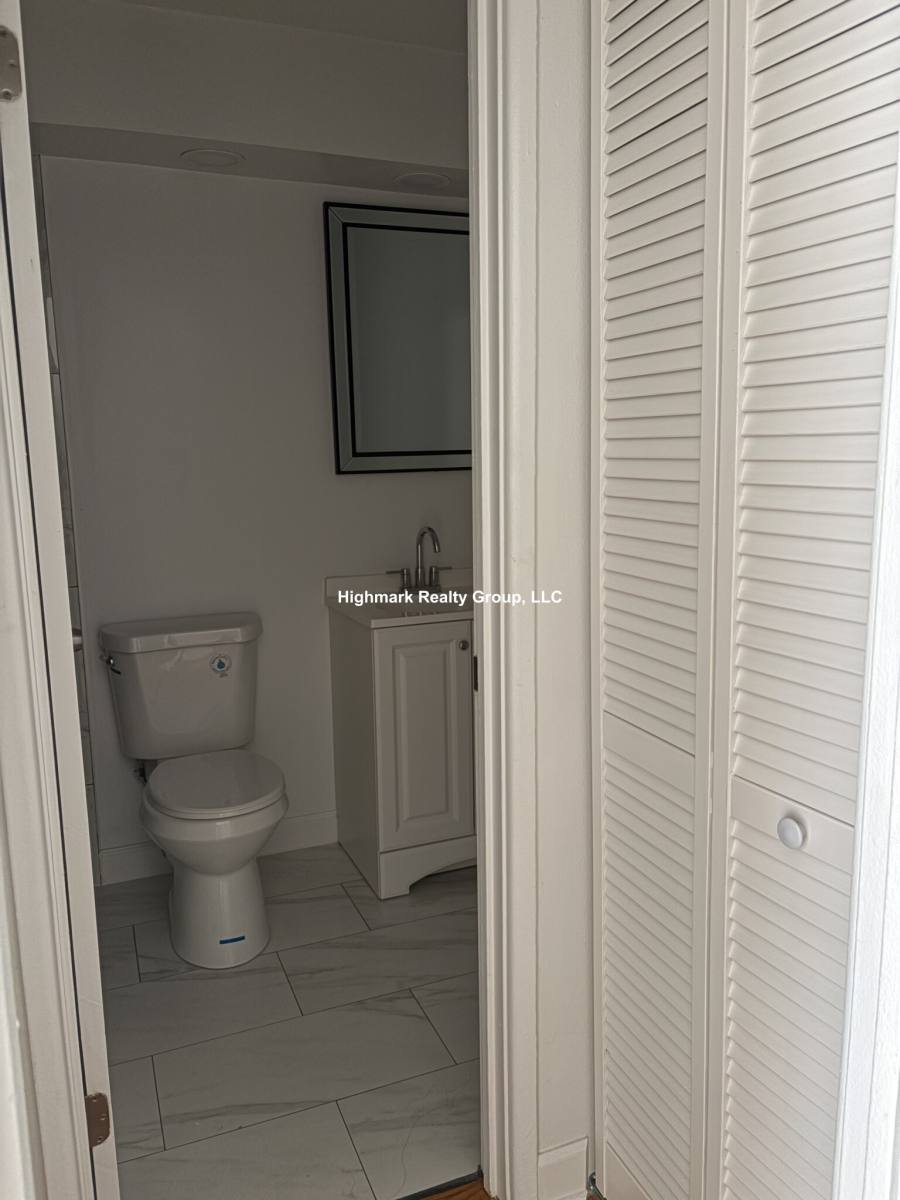 Apartment for rent at 6830 N Sheridan Rd, Chicago, IL 60626