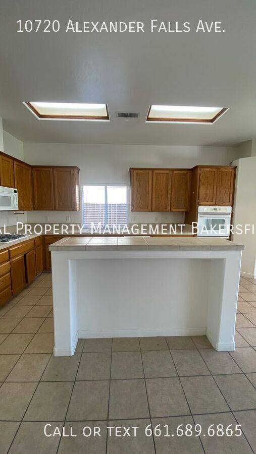 House for rent at 10720 Alexander Falls Ave, Bakersfield, CA 93312