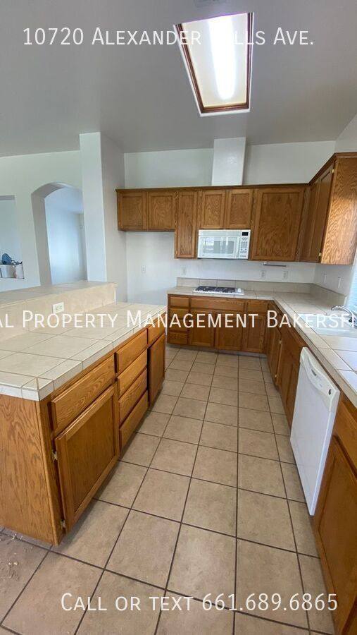 House for rent at 10720 Alexander Falls Ave, Bakersfield, CA 93312