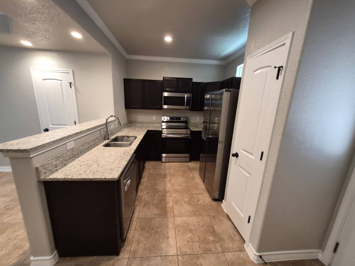 Townhouse for rent at 6406 Luglio Lane, San Antonio, TX 78233