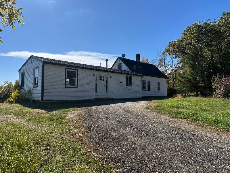 House for rent at 367 Gardiner Rd, Wiscasset, ME 04578