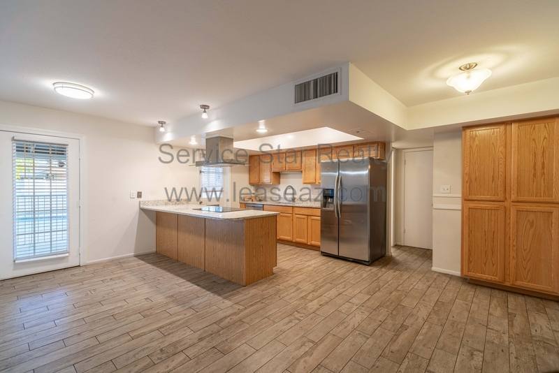 House for rent at 923 E Wesleyan Dr, Tempe, AZ 85282