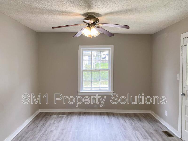 House for rent at 915 Willow Rd, Greensboro, NC 27401