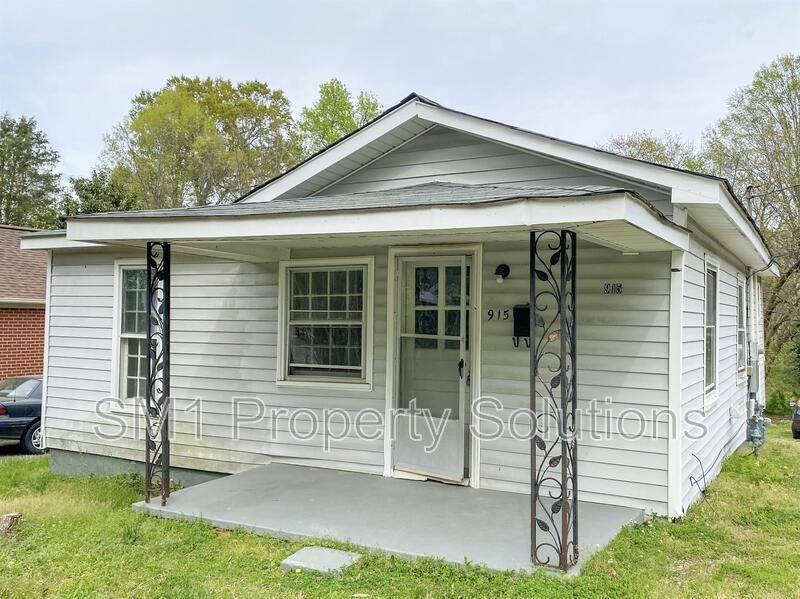 House for rent at 915 Willow Rd, Greensboro, NC 27401