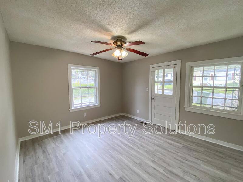House for rent at 915 Willow Rd, Greensboro, NC 27401