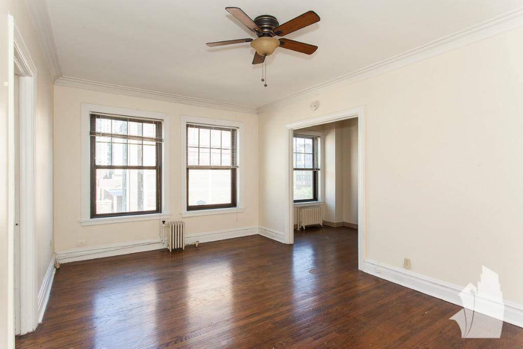 Apartment for rent at 540 W Briar Place, Chicago, IL 60657
