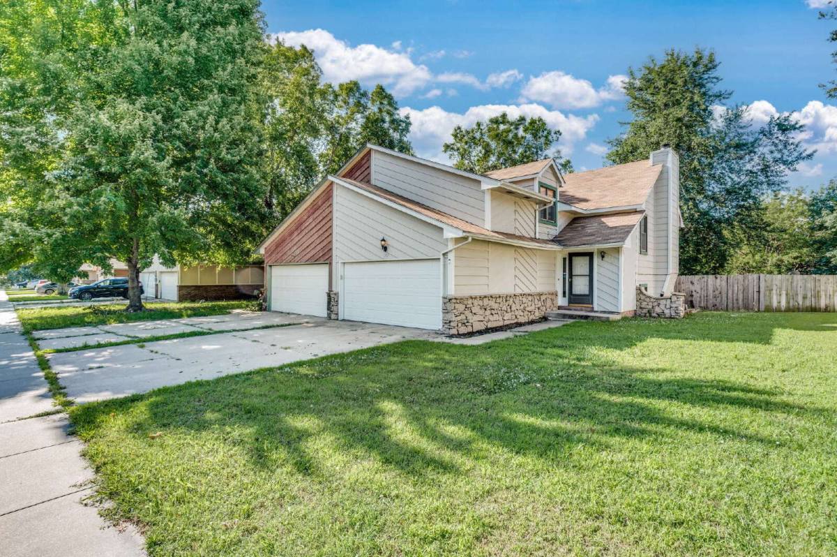 Apartment for rent at 1707 E Pinion Rd, Derby, KS 67037