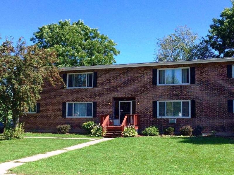 Apartment for rent at 124 Cherry Ave #3, Manitowoc, WI 54220