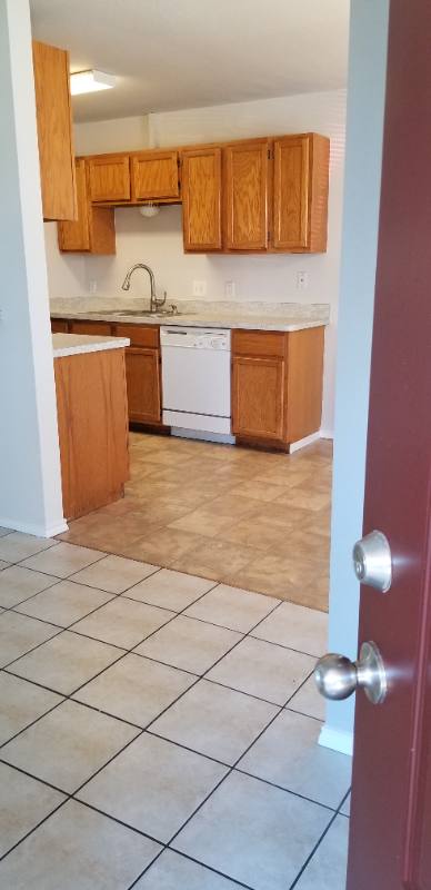 House for rent at 906 Austin St #A, Arlington, TX 76012