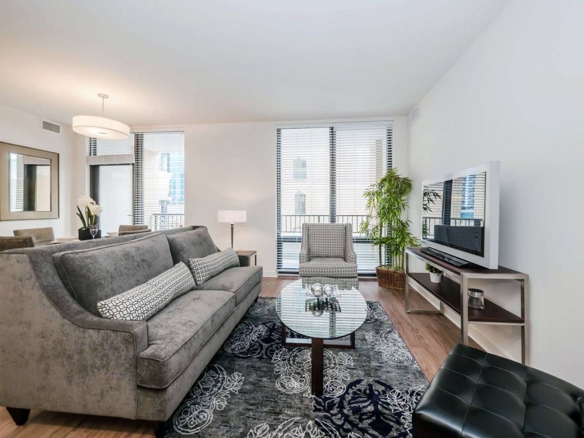 Apartment for rent at 707 N Wells, Chicago, IL 60654