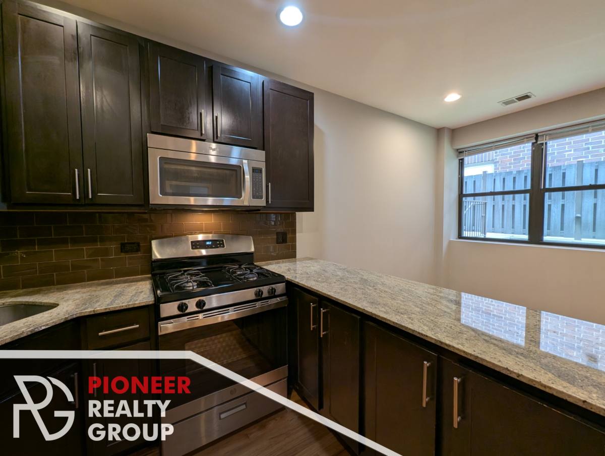 Apartment for rent at 4759 N Maplewood Ave, Chicago, IL 60625