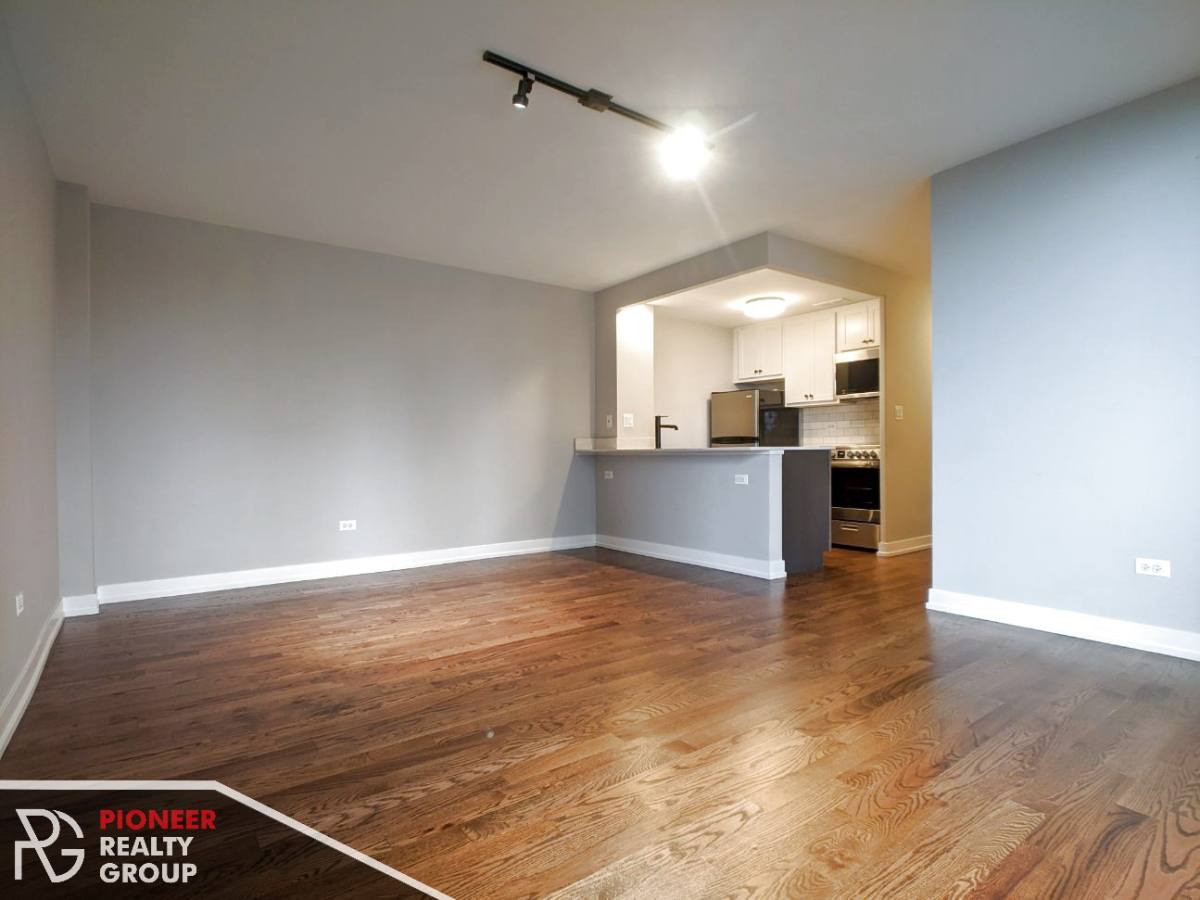 Apartment for rent at 5910 N Sheridan Rd, Chicago, IL 60660