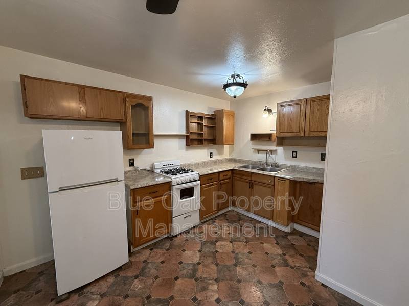 Apartment for rent at 422 W 17th St, Chico, CA 95928