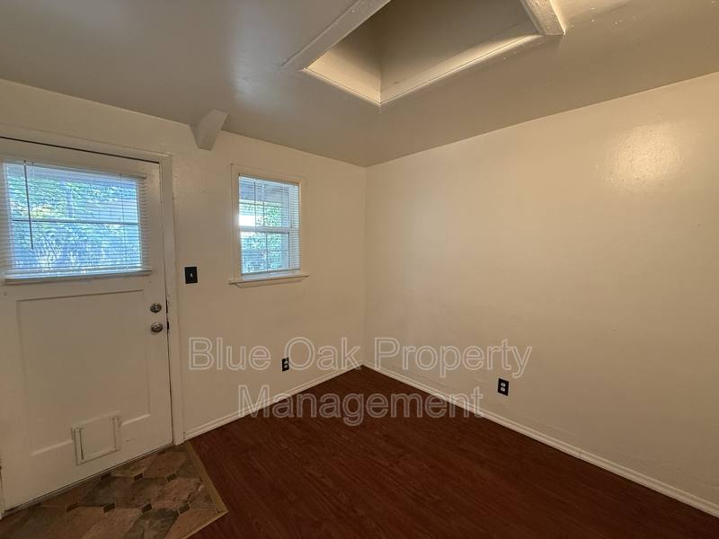 Apartment for rent at 422 W 17th St, Chico, CA 95928