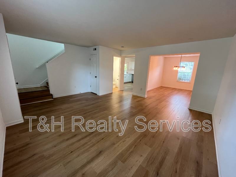 House for rent at 14952 Oak Rd, Carmel, IN 46033