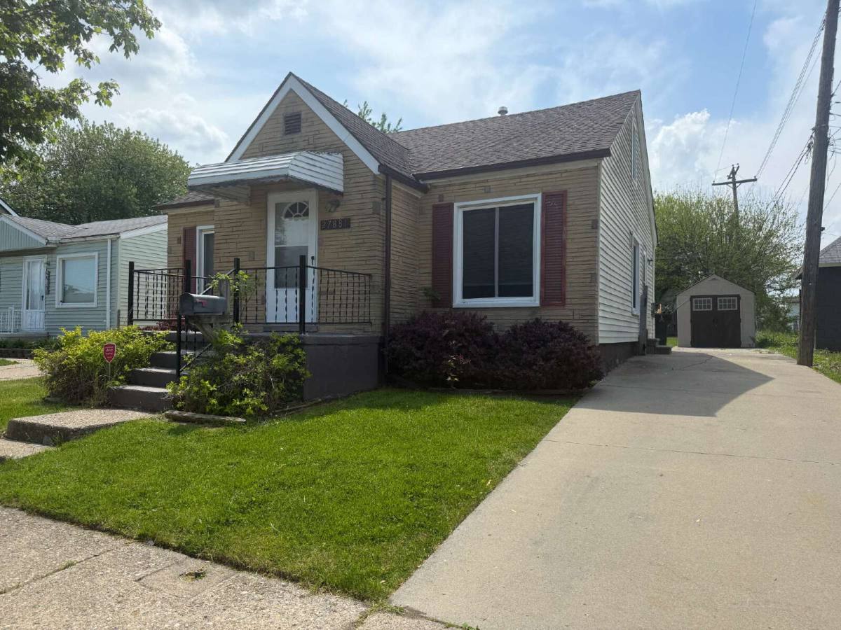 House for rent at 27881 O'Neil St, Roseville, MI 48066