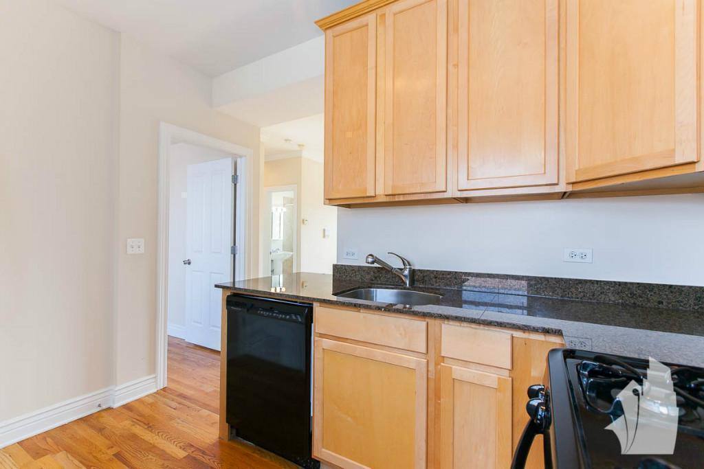 Apartment for rent at 1214 W Waveland, Chicago, IL 60613