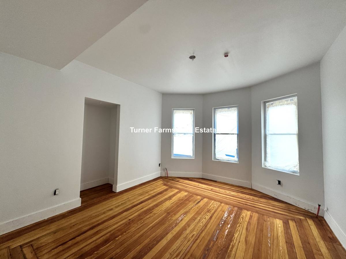 Apartment for rent at 82 Marion St, Somerville, MA 02143