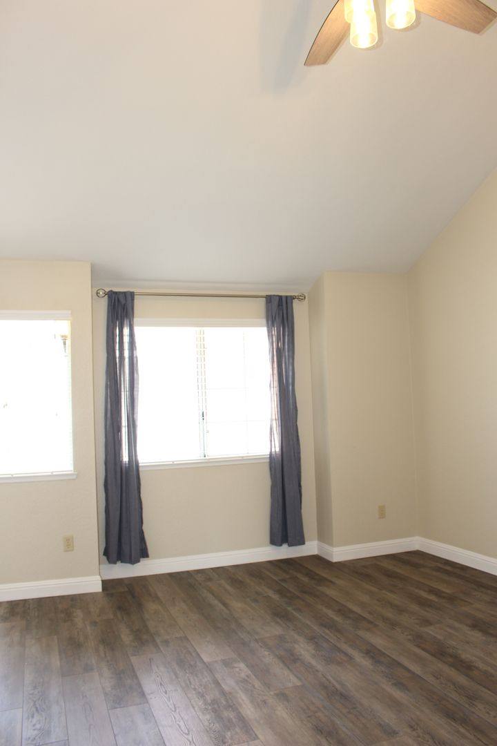 Townhouse for rent at 2600 Brookside Dr, Bakersfield, CA 93311