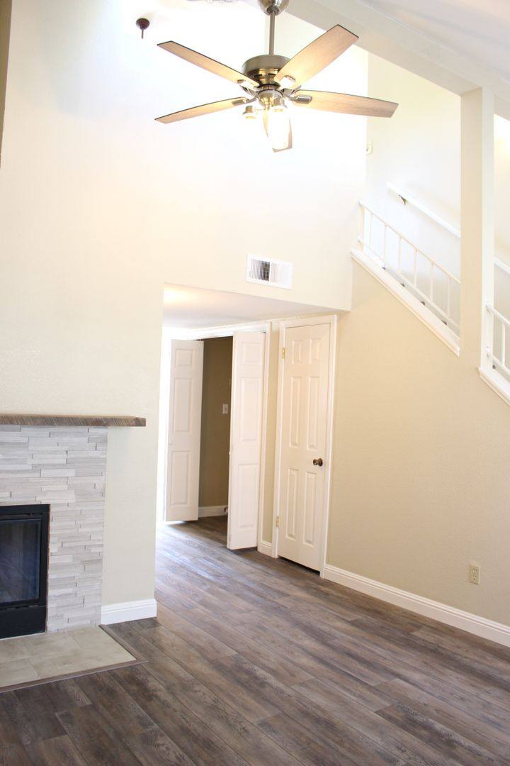 Townhouse for rent at 2600 Brookside Dr, Bakersfield, CA 93311