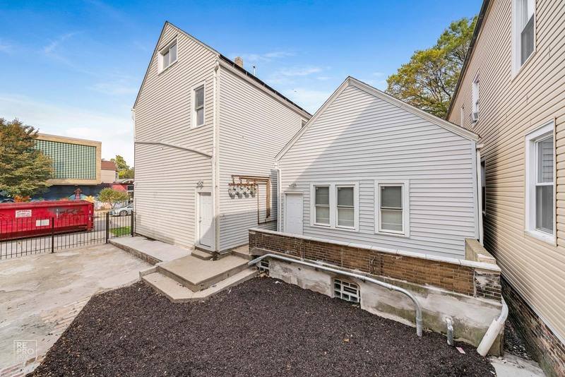Apartment for rent at 4800 S Winchester Ave W, Chicago, IL 60609