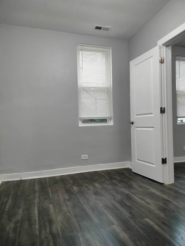 Apartment for rent at 4800 S Winchester Ave W, Chicago, IL 60609