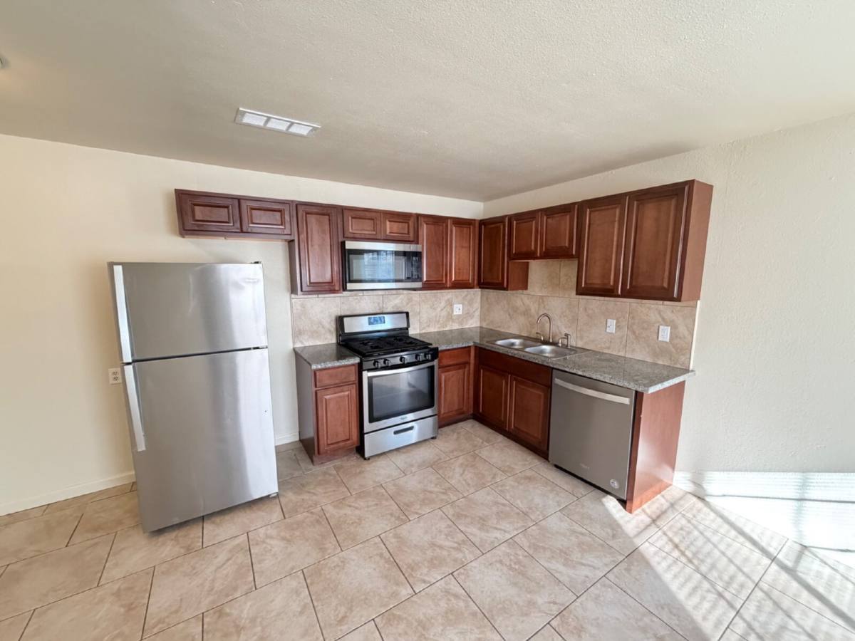Apartment for rent at 80 E 12th St, Merced, CA 95341