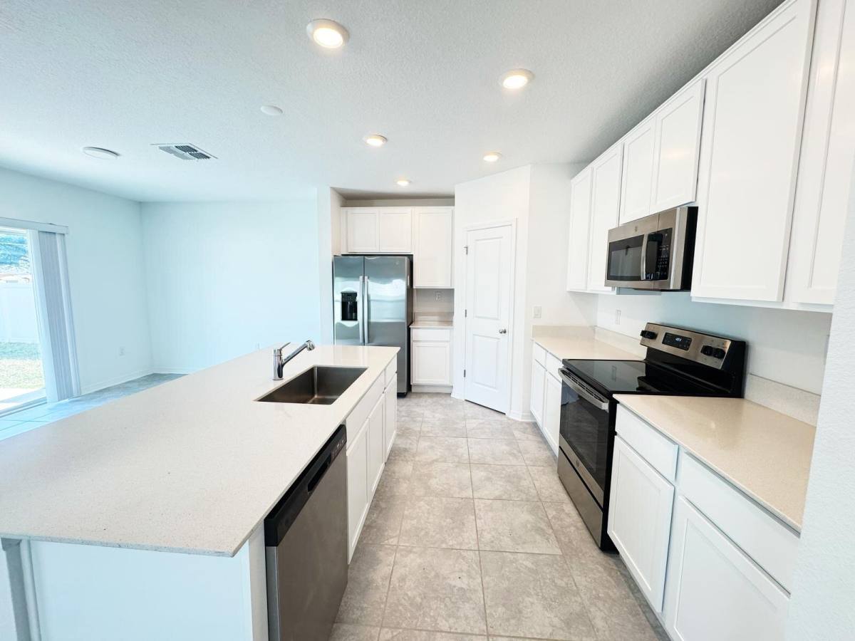 House for rent at 645 Bell Prairie Circle, Lake Wales, FL 33859