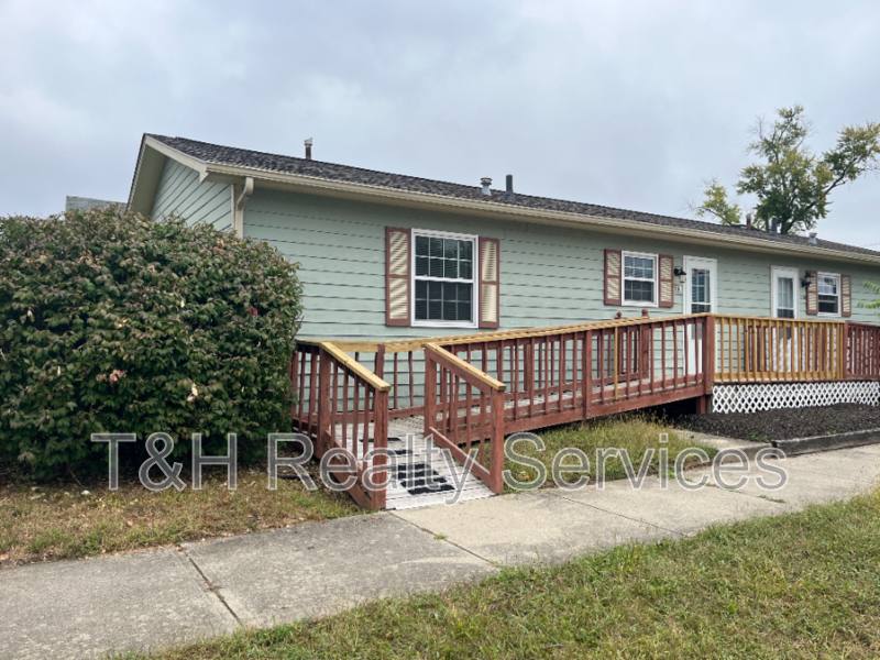 Apartment for rent at 520 S Pike St, Shelbyville, IN 46176