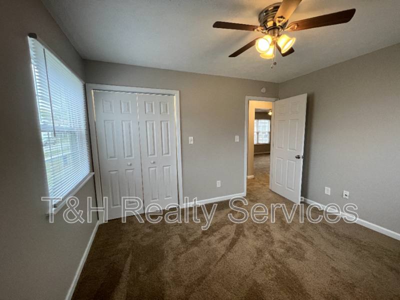Apartment for rent at 520 S Pike St, Shelbyville, IN 46176