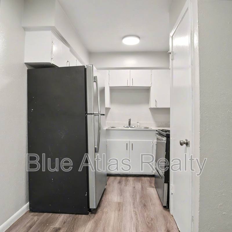 Apartment for rent at 411 E Polk St #1, Richardson, TX 75081