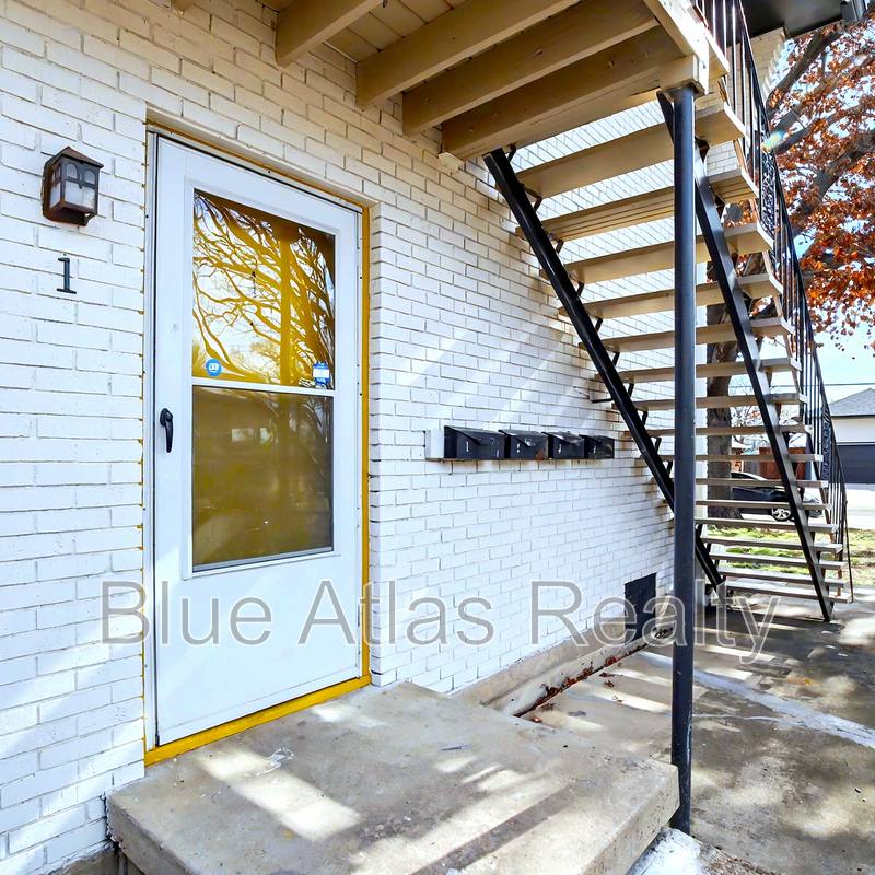 Apartment for rent at 411 E Polk St #1, Richardson, TX 75081