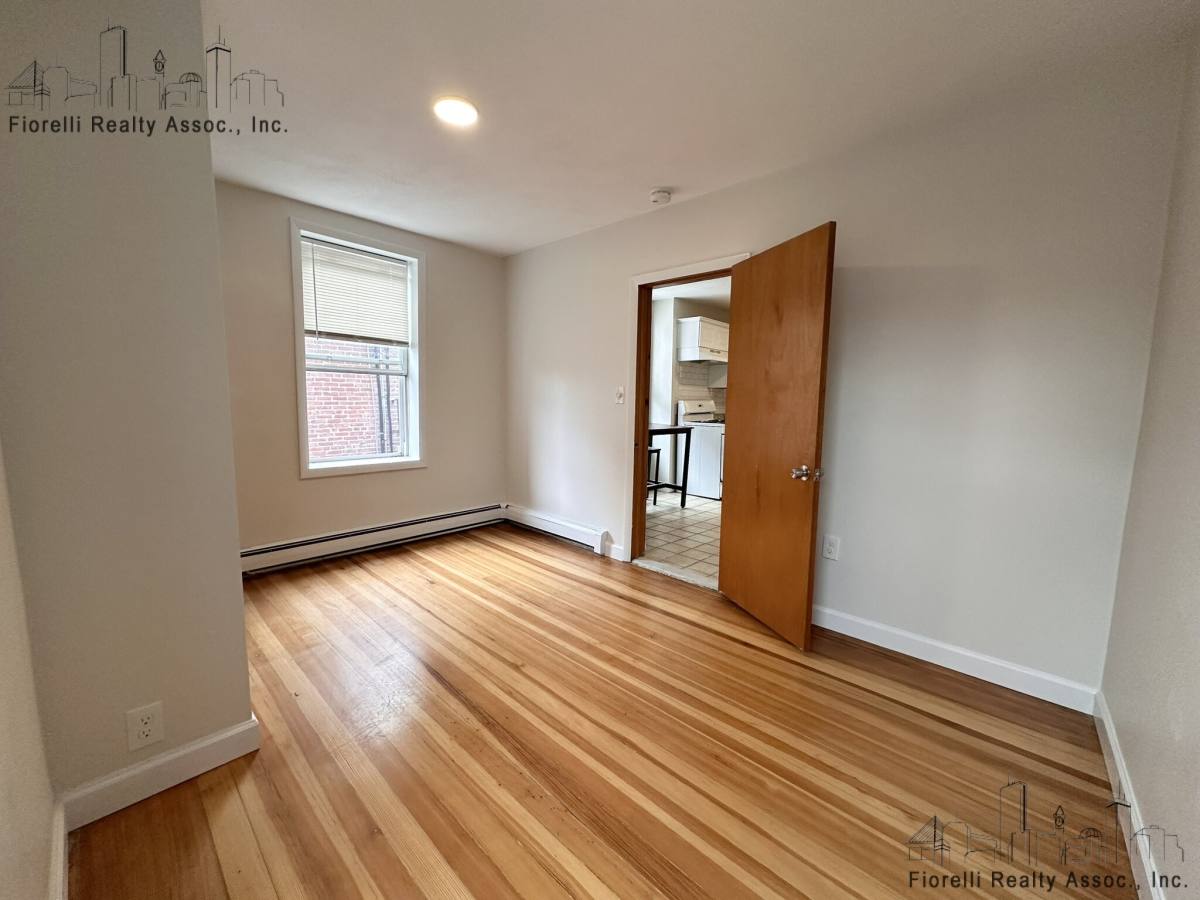 Apartment for rent at 39 Charter St #5R, Boston, MA 02113