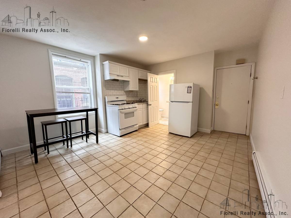 Apartment for rent at 39 Charter St #5R, Boston, MA 02113