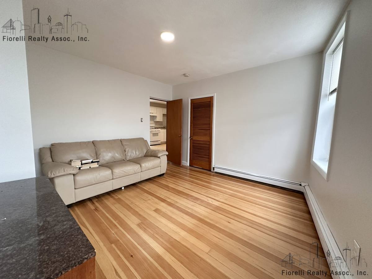 Apartment for rent at 39 Charter St #5R, Boston, MA 02113