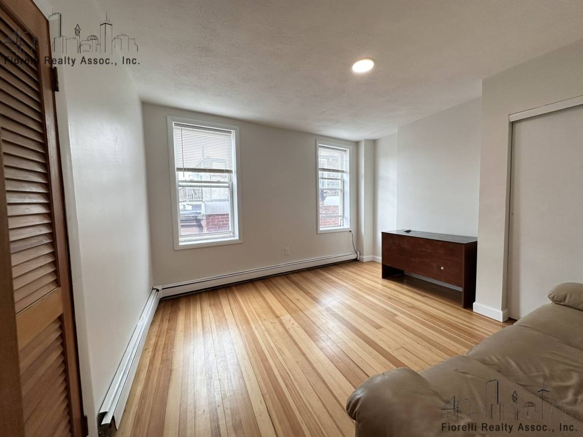 Apartment for rent at 39 Charter St #5R, Boston, MA 02113