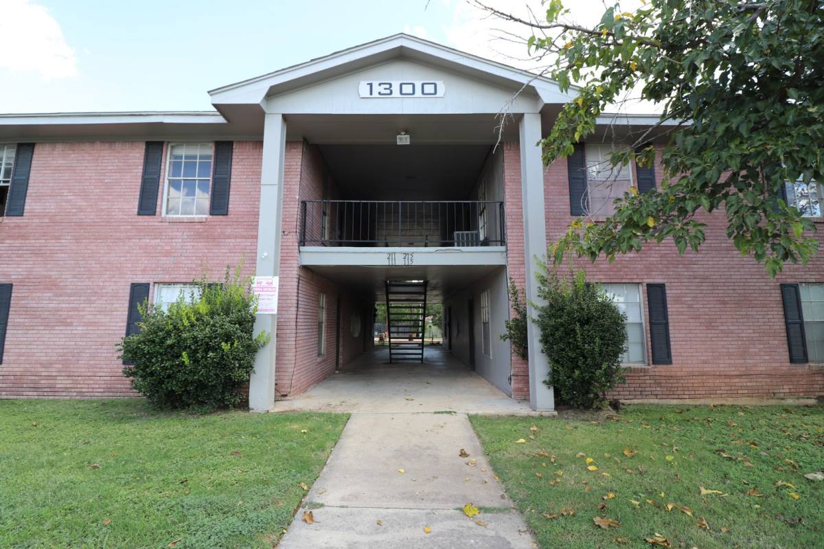 1300 13th, Brownwood, TX 76801 - Apartment for Rent