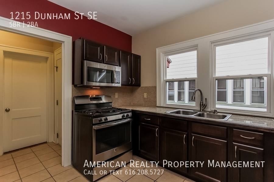 House for rent at 1215 Dunham St SE, Grand Rapids, MI 49506