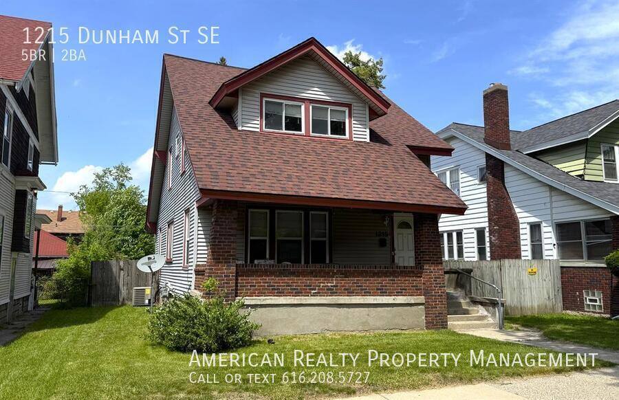 House for rent at 1215 Dunham St SE, Grand Rapids, MI 49506