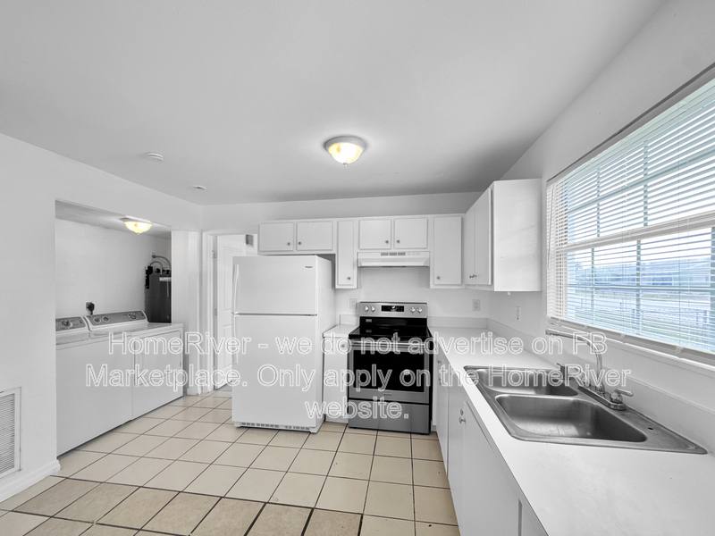 Apartment for rent at 5467 2nd Ave, Fort Myers, FL 33907