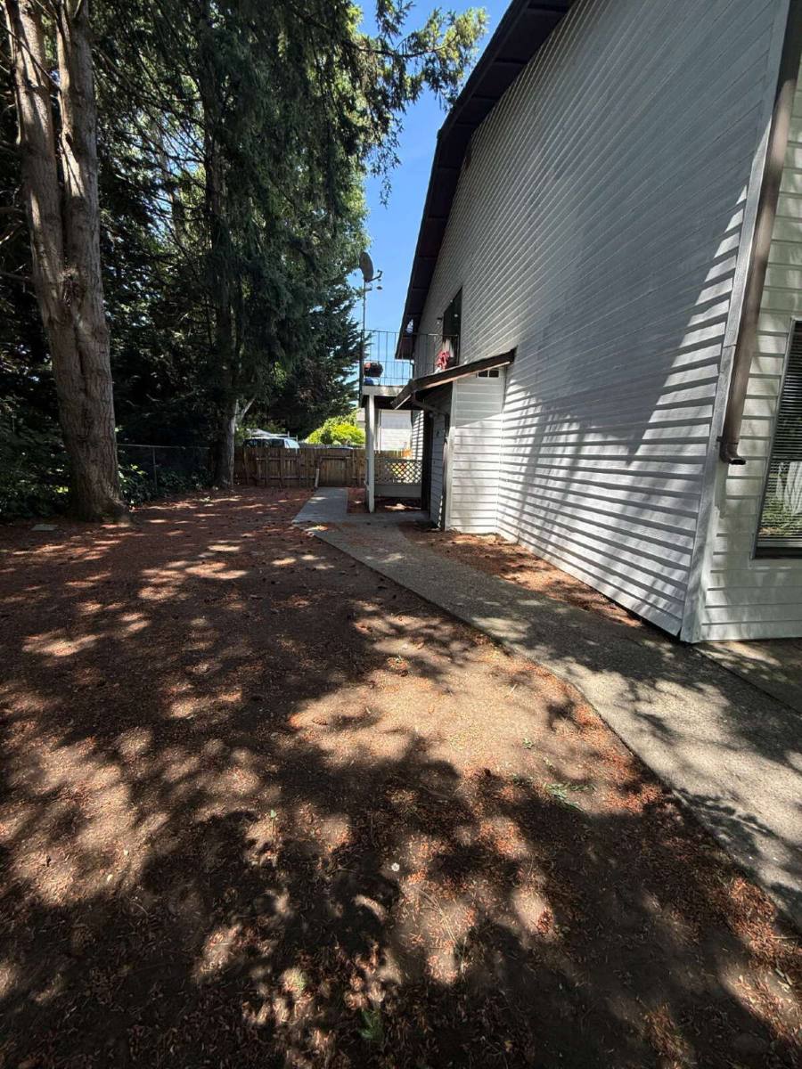 Townhouse for rent at 713 F Place NE #4, Auburn, WA 98002
