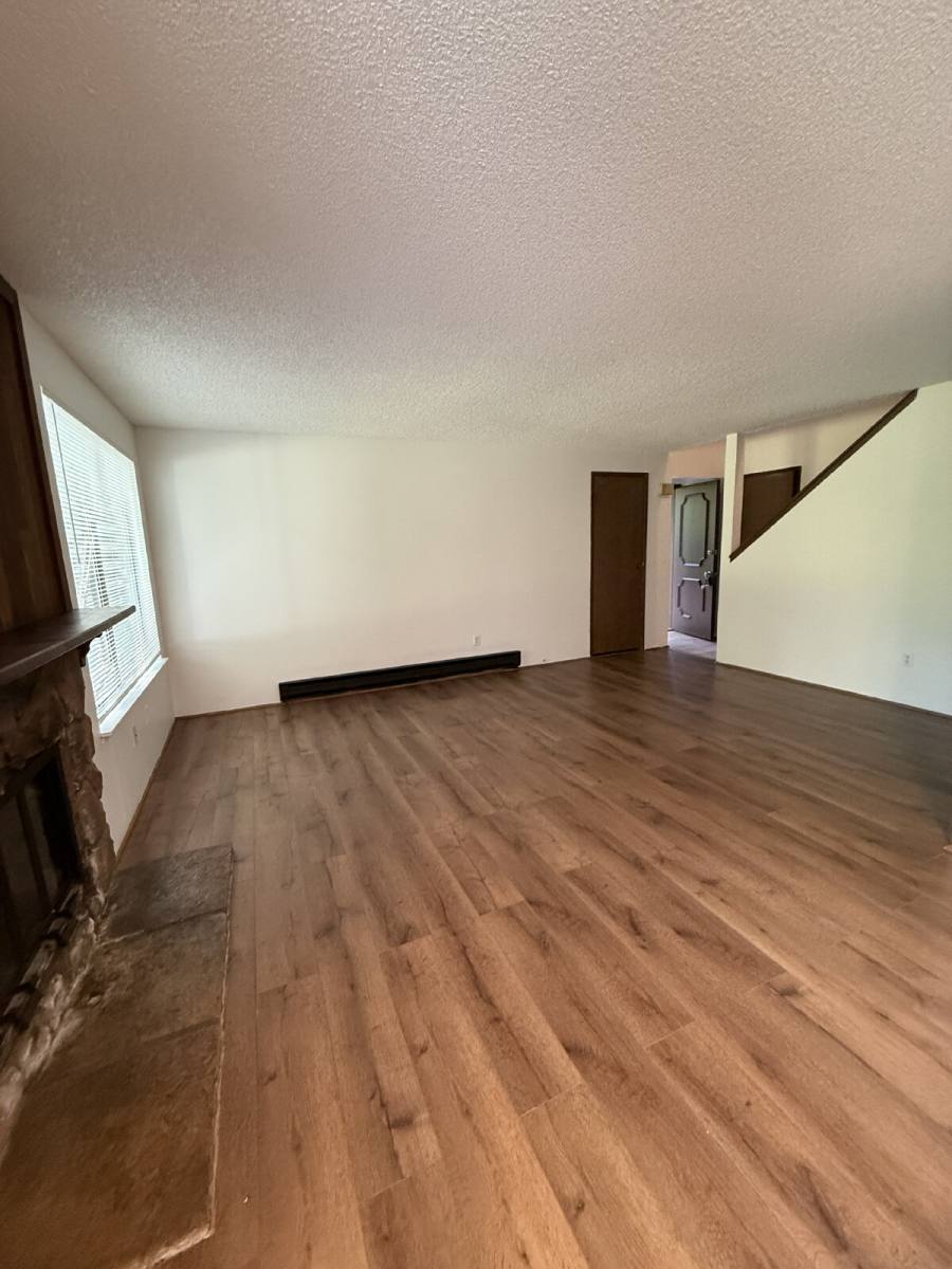 Townhouse for rent at 713 F Place NE #4, Auburn, WA 98002