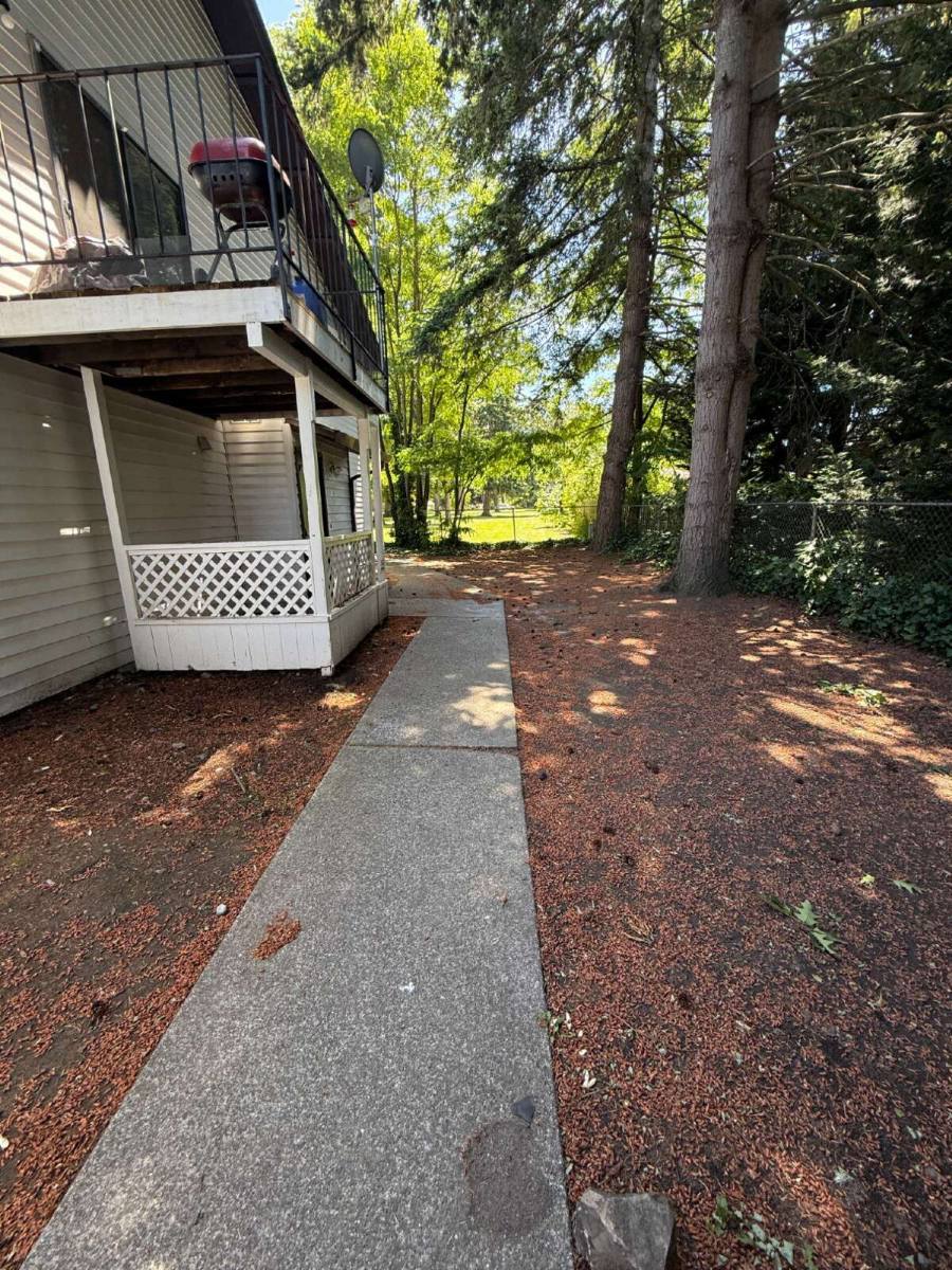 Townhouse for rent at 713 F Place NE #4, Auburn, WA 98002