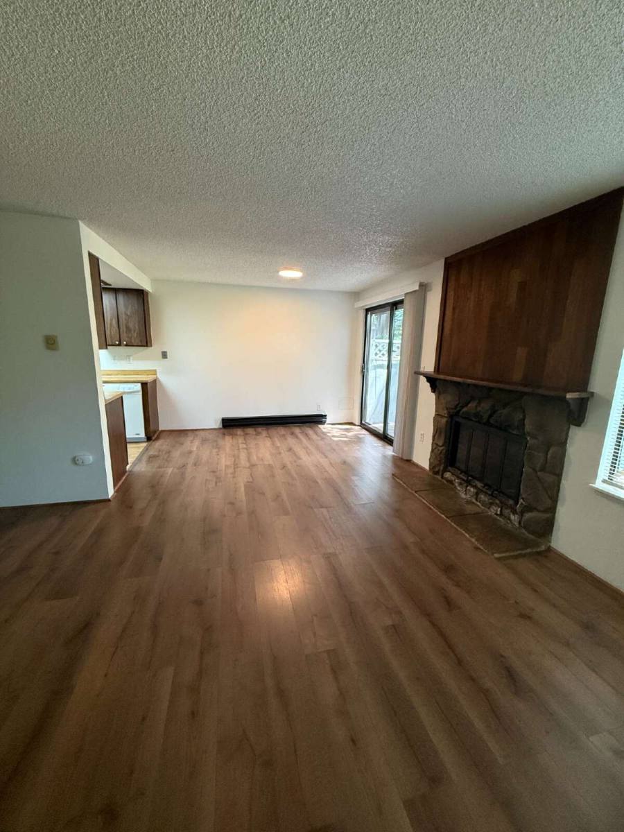 Townhouse for rent at 713 F Place NE #4, Auburn, WA 98002