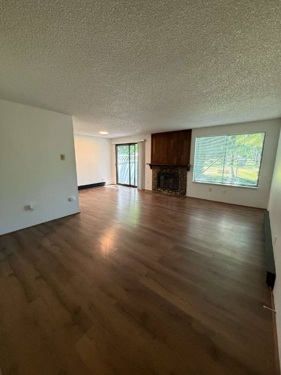 Townhouse for rent at 713 F Place NE #4, Auburn, WA 98002