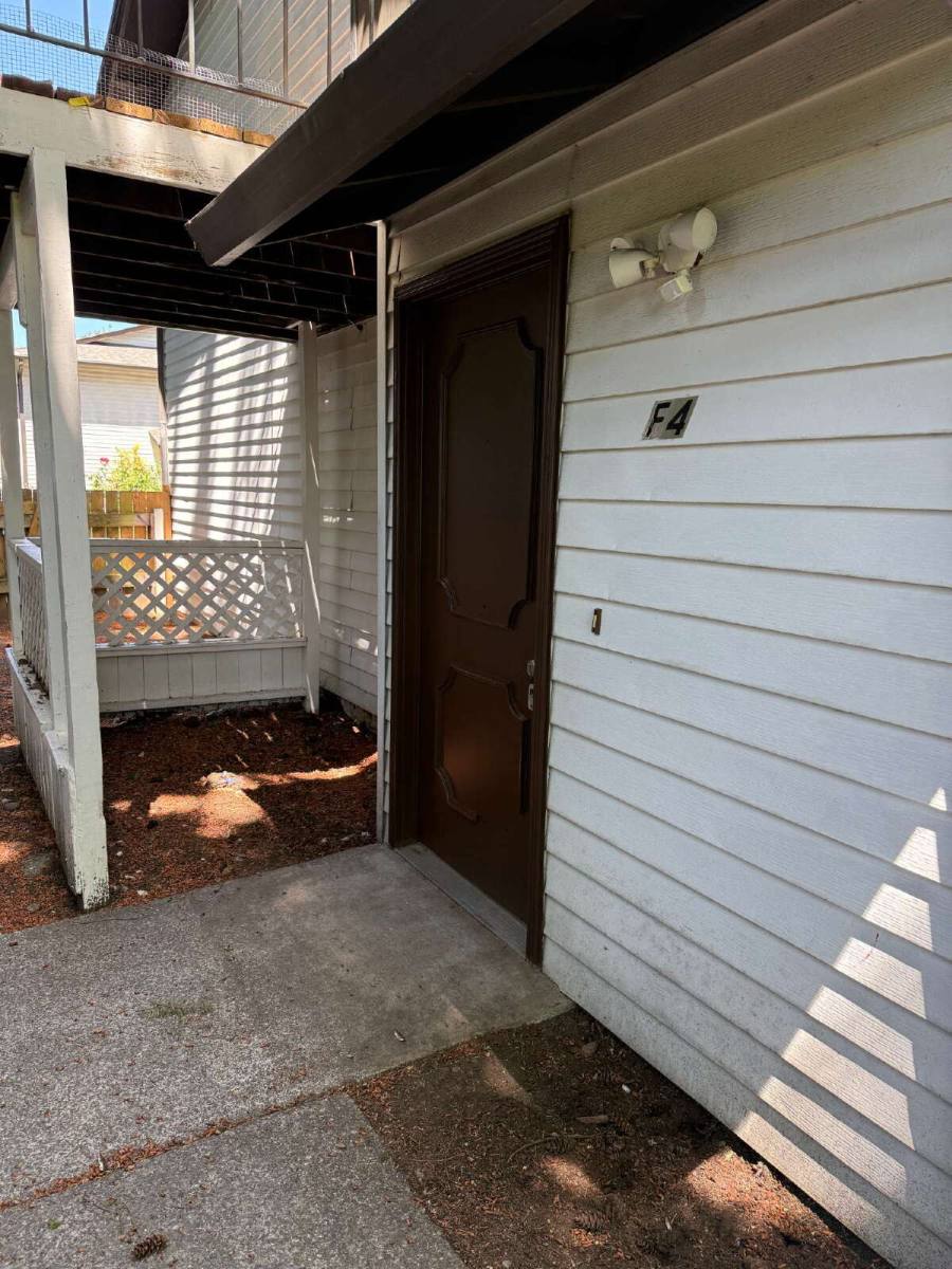 Townhouse for rent at 713 F Place NE #4, Auburn, WA 98002
