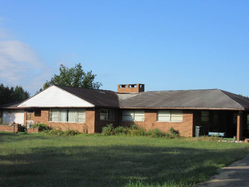 Apartment for rent at 3333 8th St Rd, Huntington, WV 25701