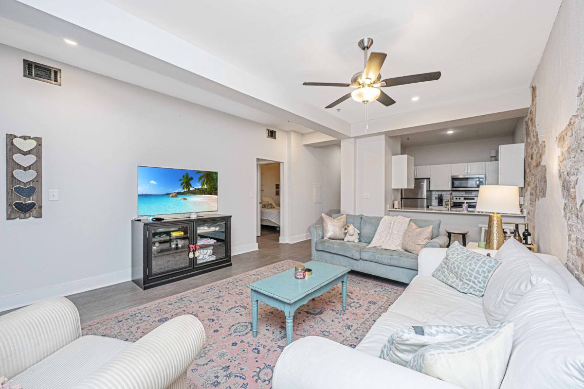 Apartment for rent at 1000 King St #100, Charleston, SC 29403