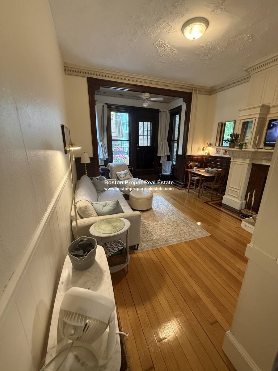 Apartment for rent at 178 Marlborough St #2, Boston, MA 02116